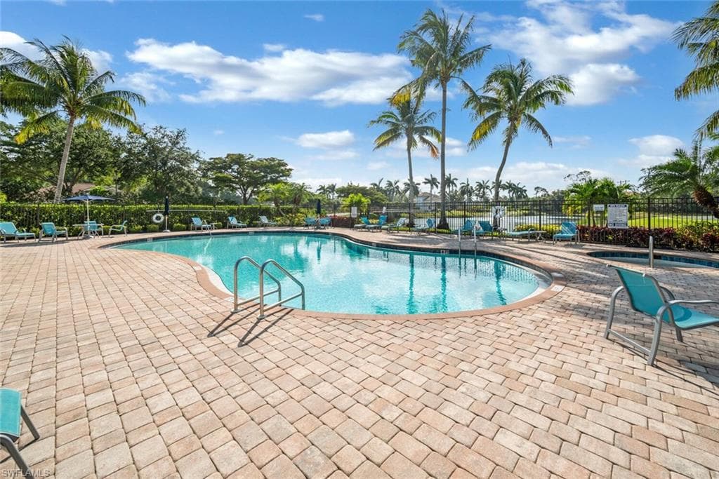 15825 Delaplata Ln, Naples, FL 34110-21