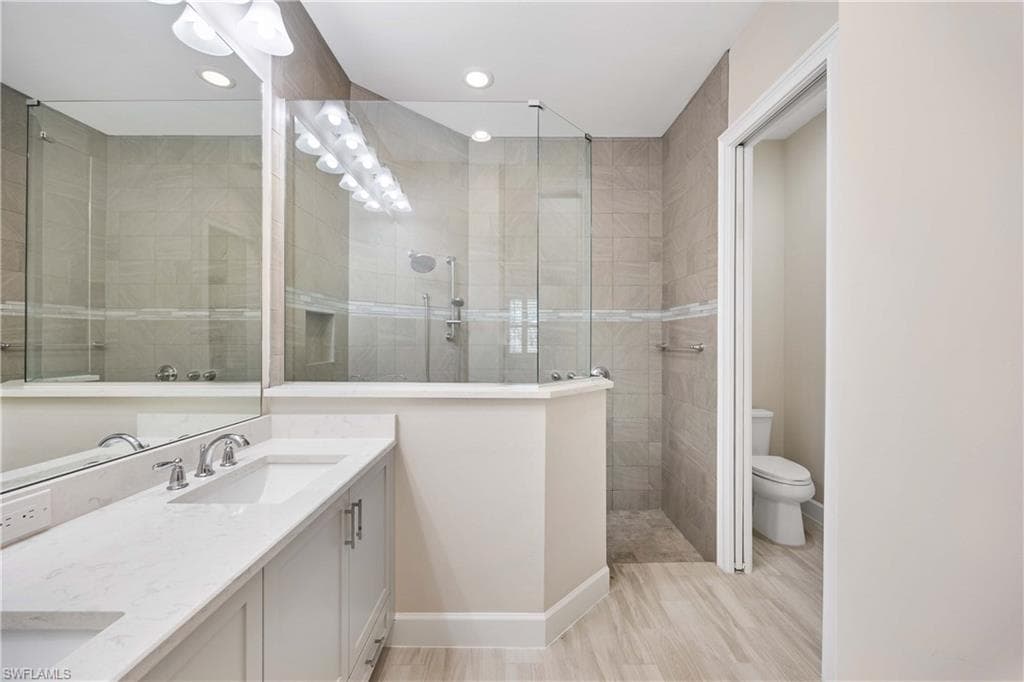 5711 Highbourne Dr, Naples, FL 34113-21