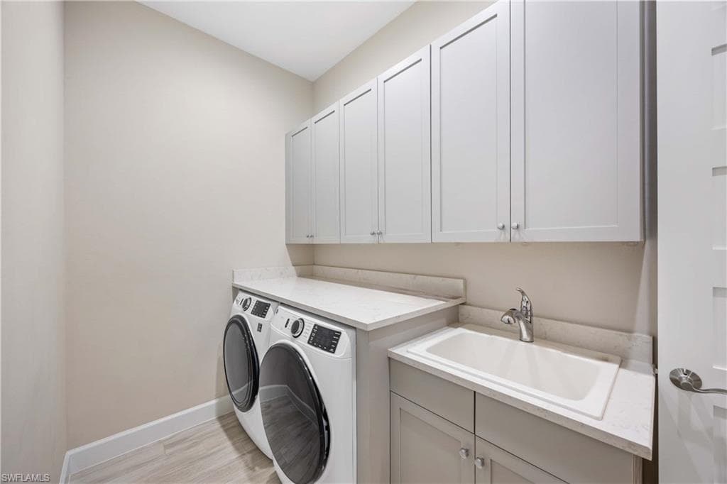 5711 Highbourne Dr, Naples, FL 34113-28