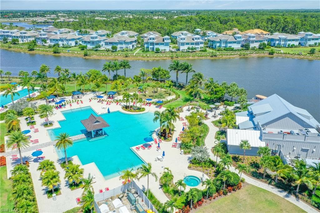 5711 Highbourne Dr, Naples, FL 34113-33