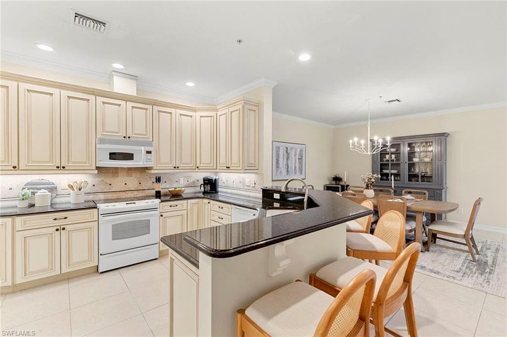 600 5th Ave S A211, Naples, FL 34102-10