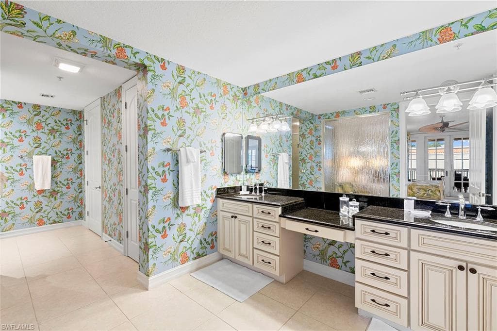 600 5th Ave S A211, Naples, FL 34102-15