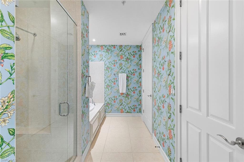 600 5th Ave S A211, Naples, FL 34102-16