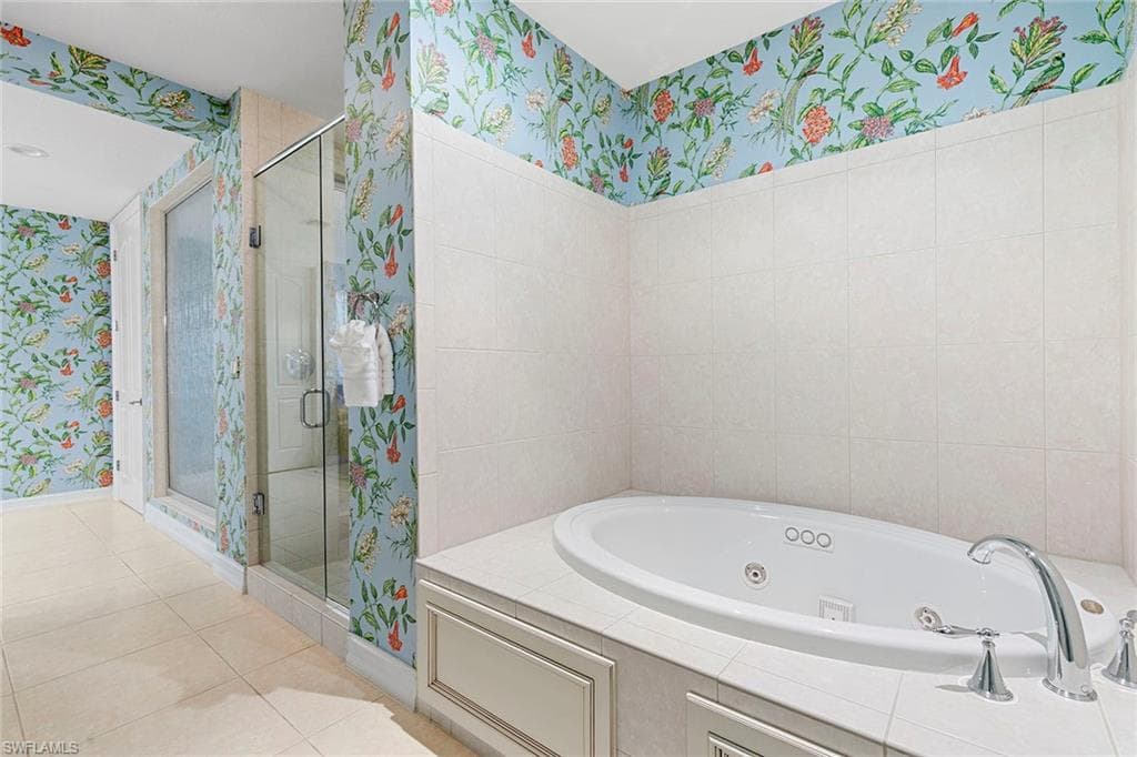 600 5th Ave S A211, Naples, FL 34102-17