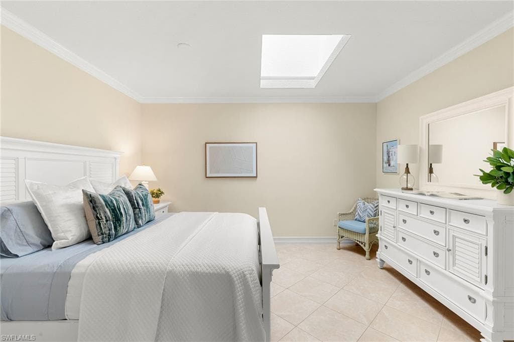 600 5th Ave S A211, Naples, FL 34102-18