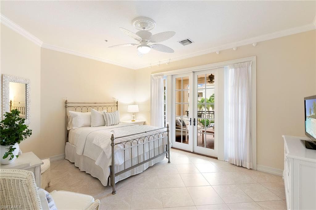 600 5th Ave S A211, Naples, FL 34102-22