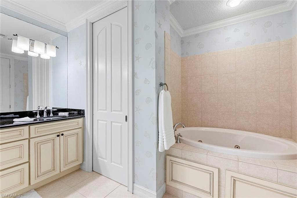 600 5th Ave S A211, Naples, FL 34102-24