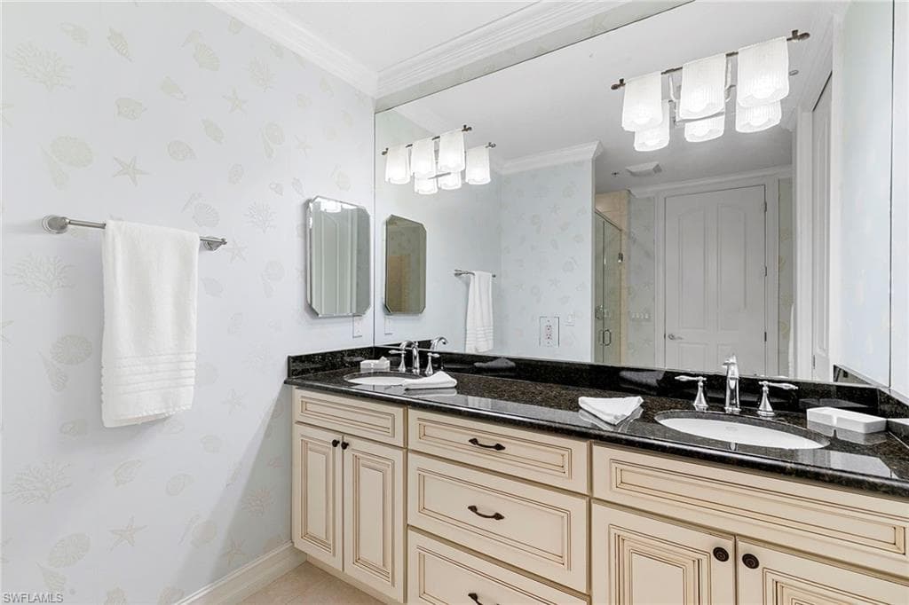 600 5th Ave S A211, Naples, FL 34102-25