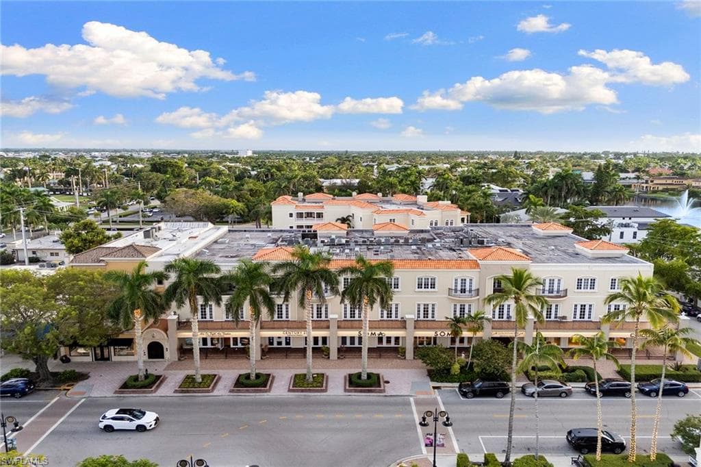 600 5th Ave S A211, Naples, FL 34102-29