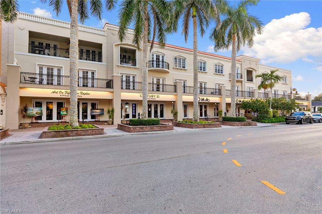 600 5th Ave S A211, Naples, FL 34102-32