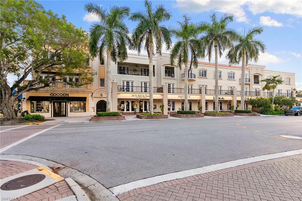600 5th Ave S A211, Naples, FL 34102-33