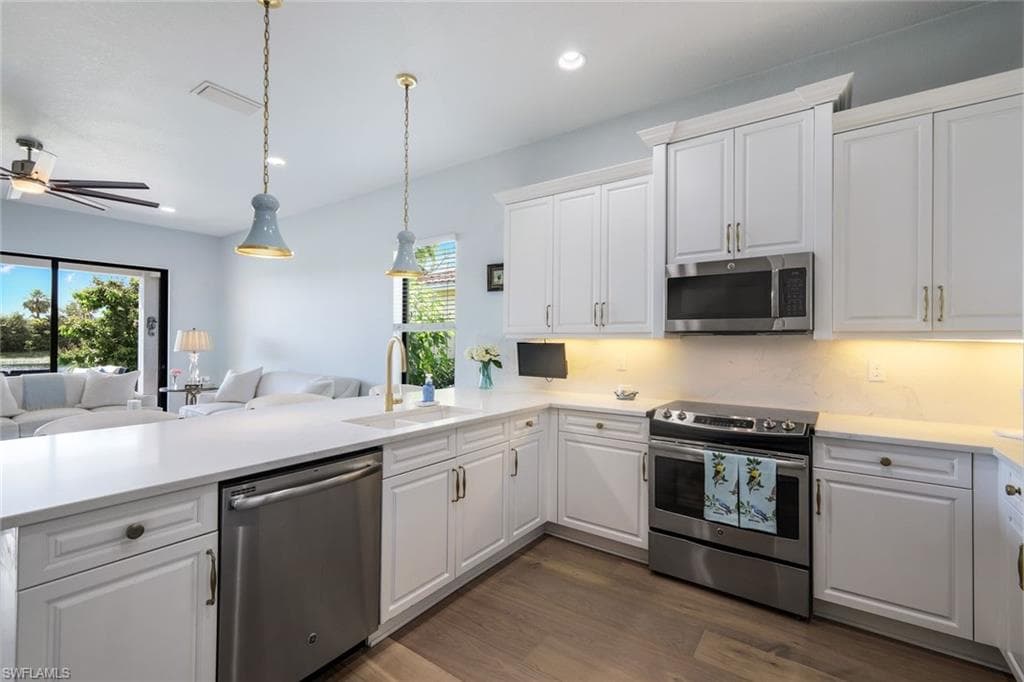 13339 Silktail Dr, Naples, FL 34109-16