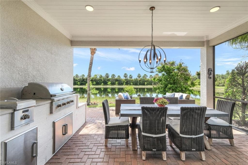 13339 Silktail Dr, Naples, FL 34109-2