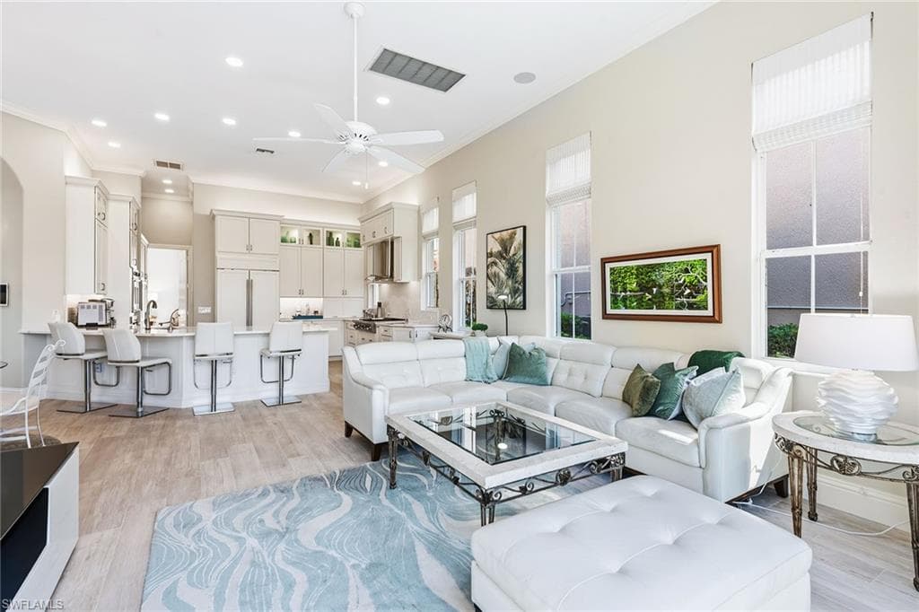 8589 Bellagio Dr, Naples, FL 34114-10