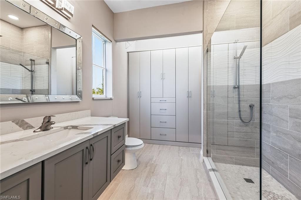 8589 Bellagio Dr, Naples, FL 34114-27