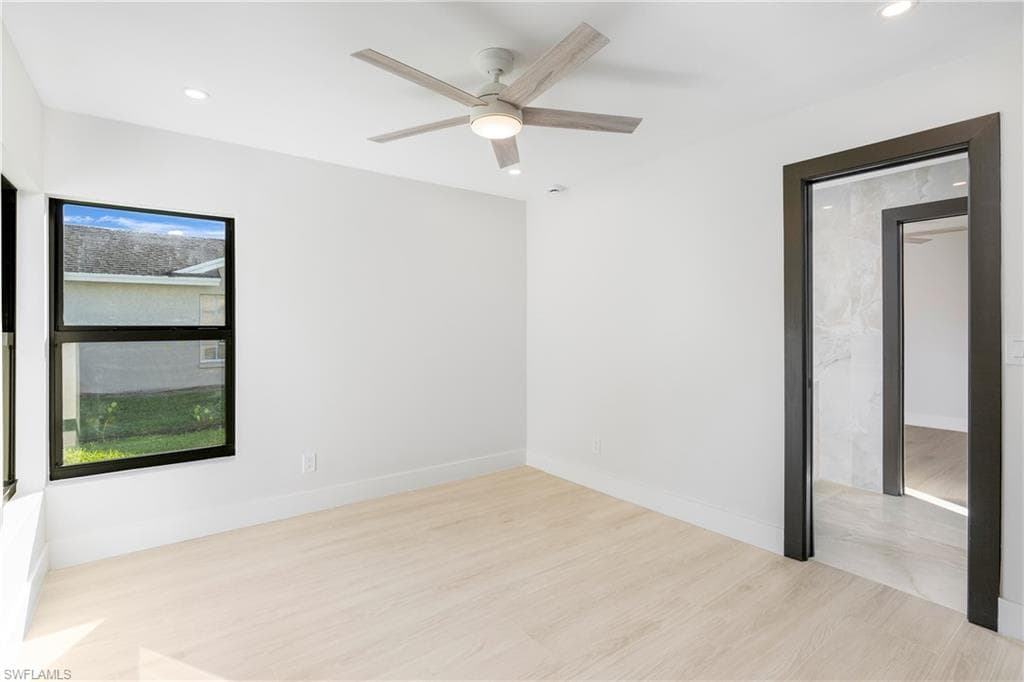 5105 Berkeley Dr, Naples, FL 34112-15