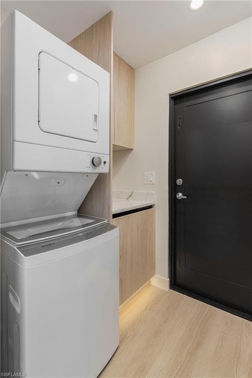 5105 Berkeley Dr, Naples, FL 34112-27