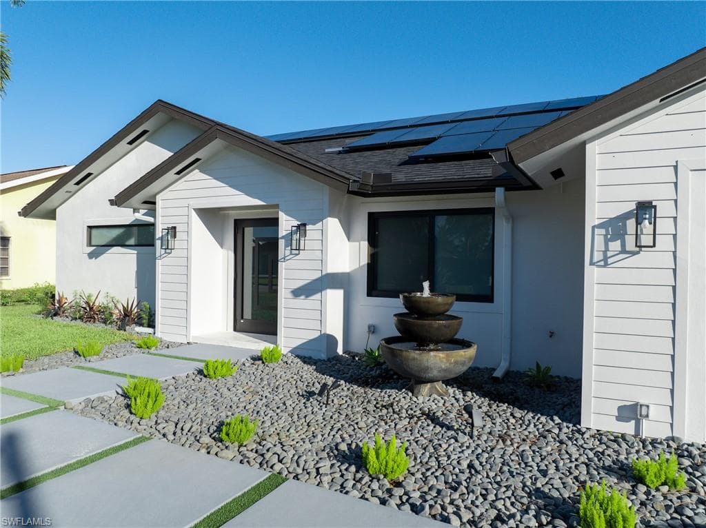 5105 Berkeley Dr, Naples, FL 34112-3