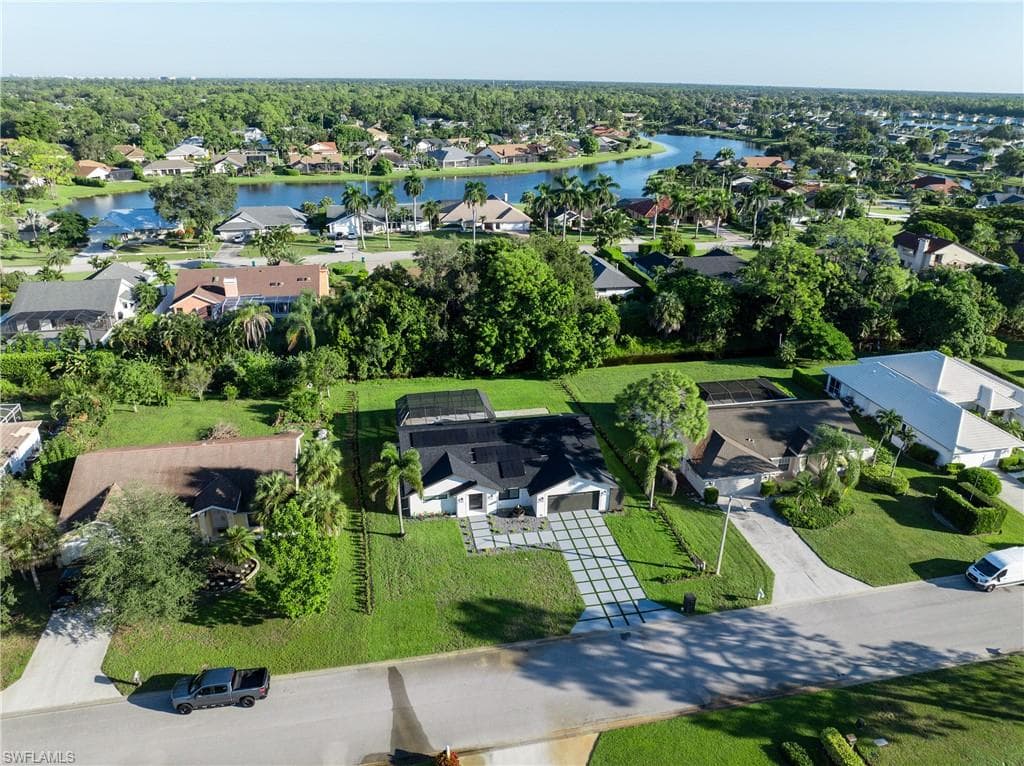 5105 Berkeley Dr, Naples, FL 34112-5