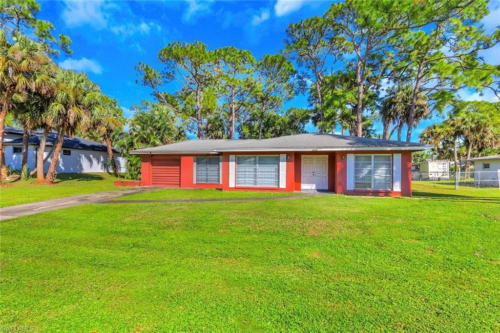 204 Lake Ave, Lehigh Acres, FL 33936-21