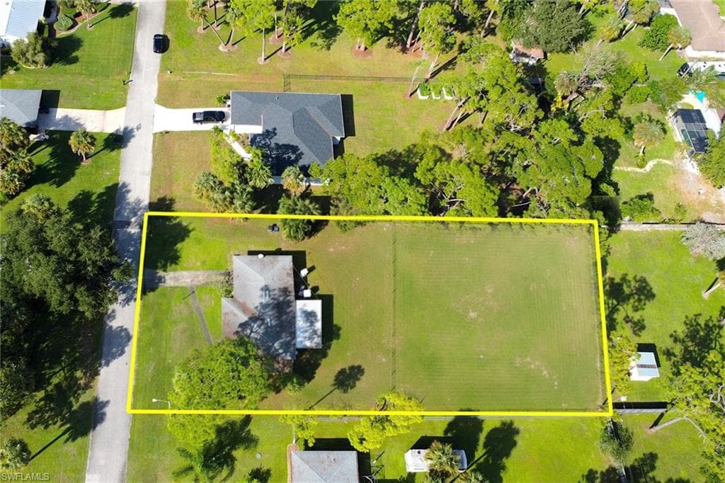 204 Lake Ave, Lehigh Acres, FL 33936-1