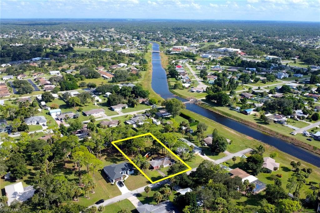 204 Lake Ave, Lehigh Acres, FL 33936-29