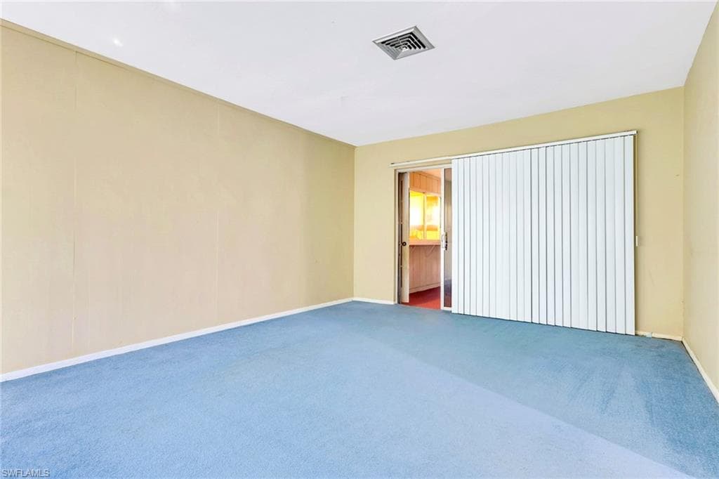 204 Lake Ave, Lehigh Acres, FL 33936-6