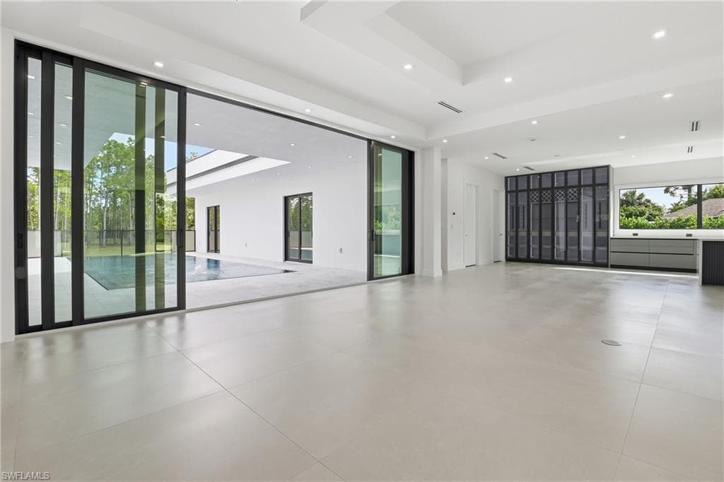 1388 Everglades Blvd N, Naples, FL 34120-11