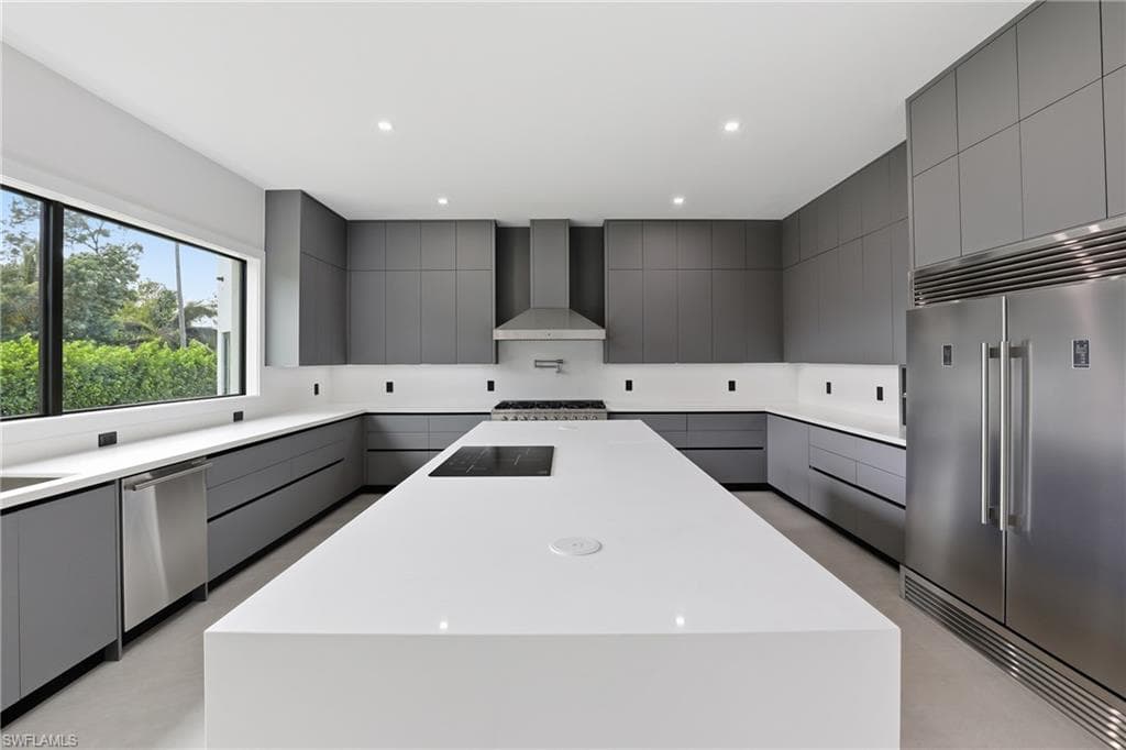 1388 Everglades Blvd N, Naples, FL 34120-14