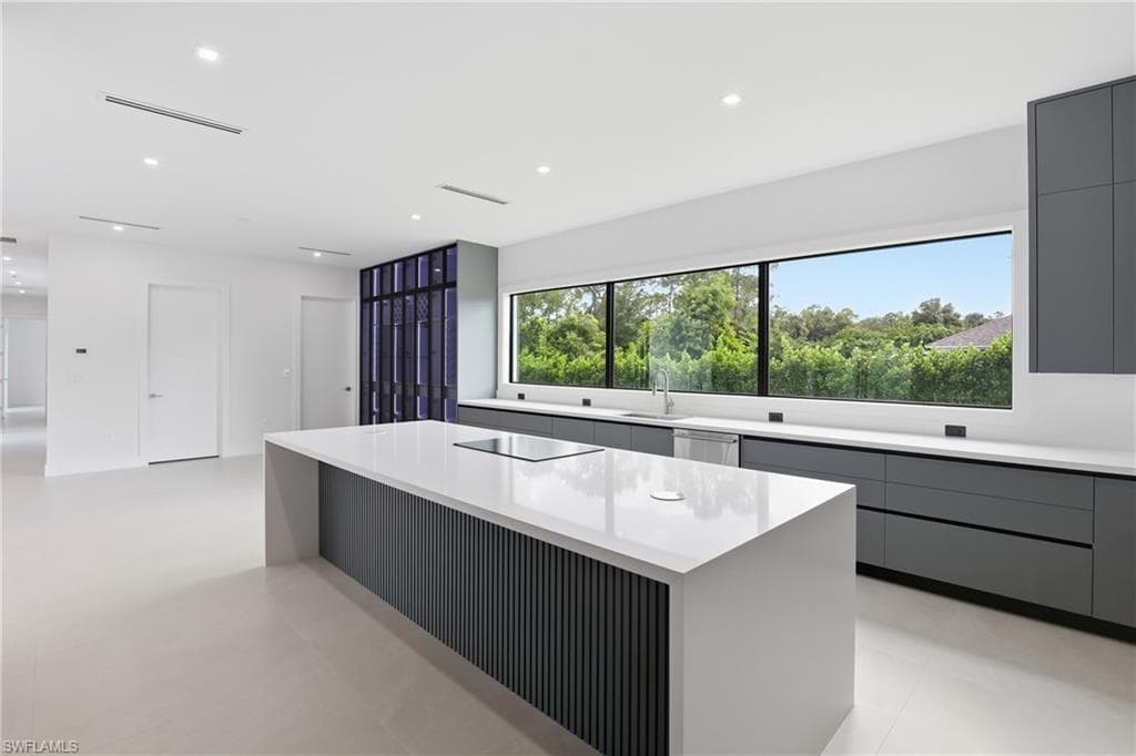 1388 Everglades Blvd N, Naples, FL 34120-17