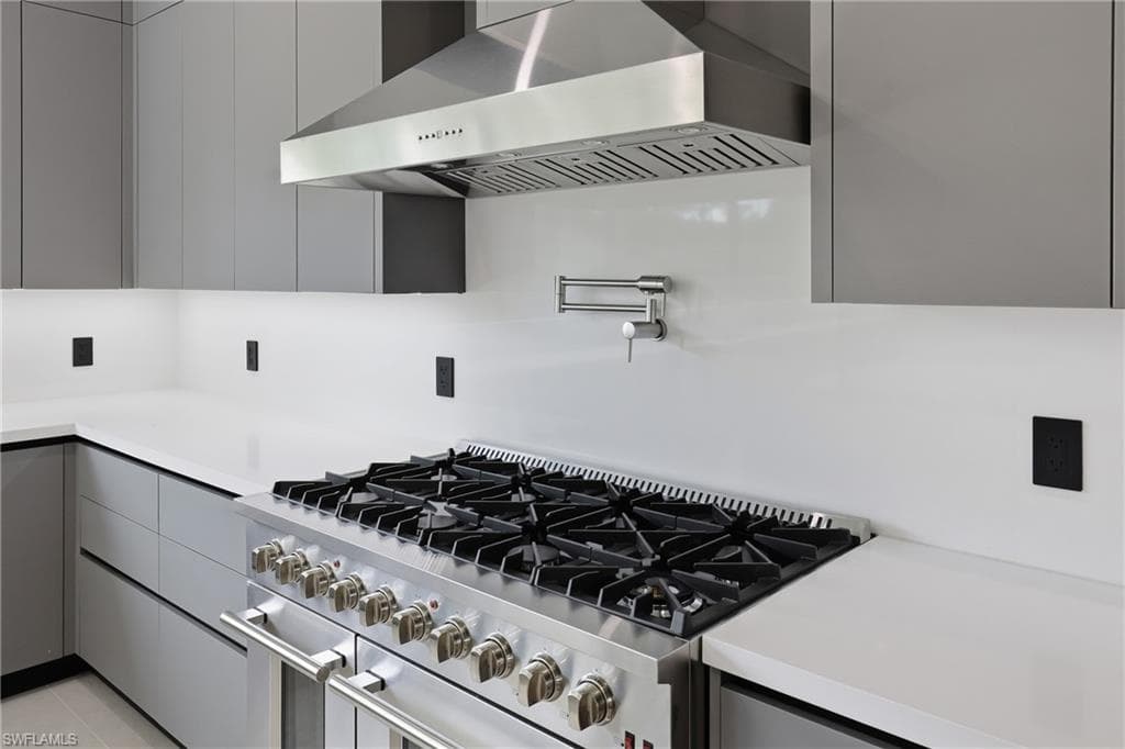 1388 Everglades Blvd N, Naples, FL 34120-20