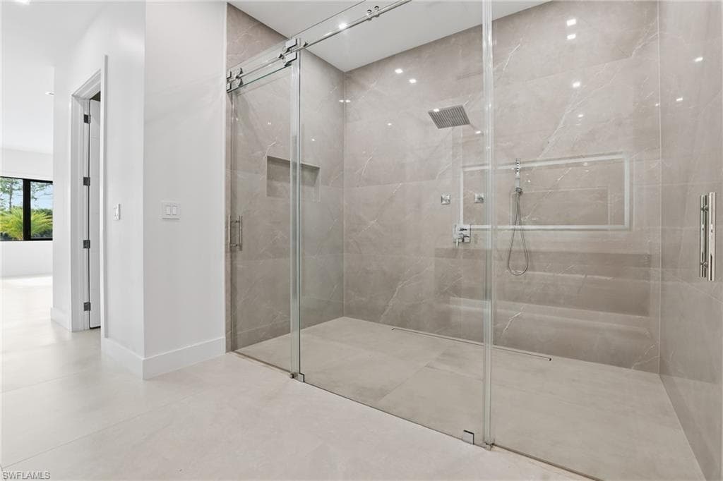 1388 Everglades Blvd N, Naples, FL 34120-28