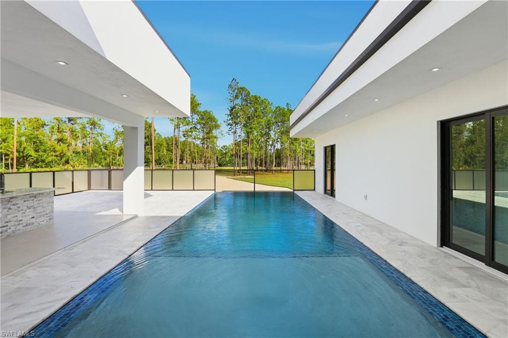 1388 Everglades Blvd N, Naples, FL 34120-40