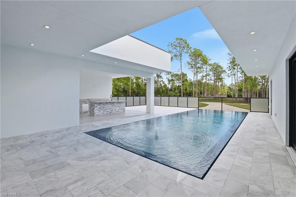 1388 Everglades Blvd N, Naples, FL 34120-41