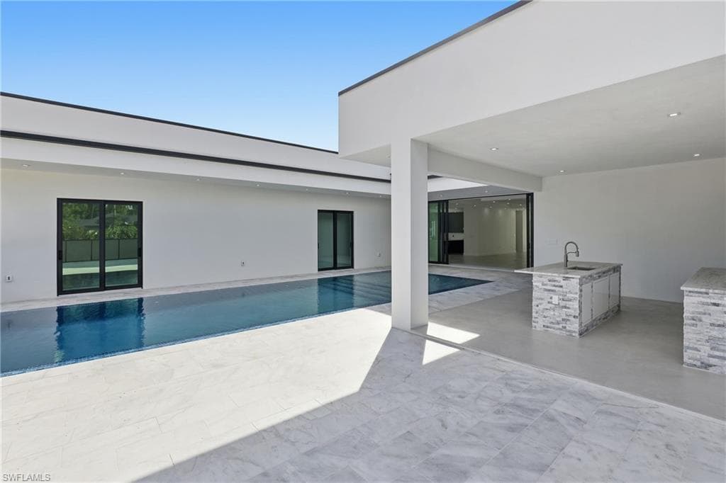 1388 Everglades Blvd N, Naples, FL 34120-43