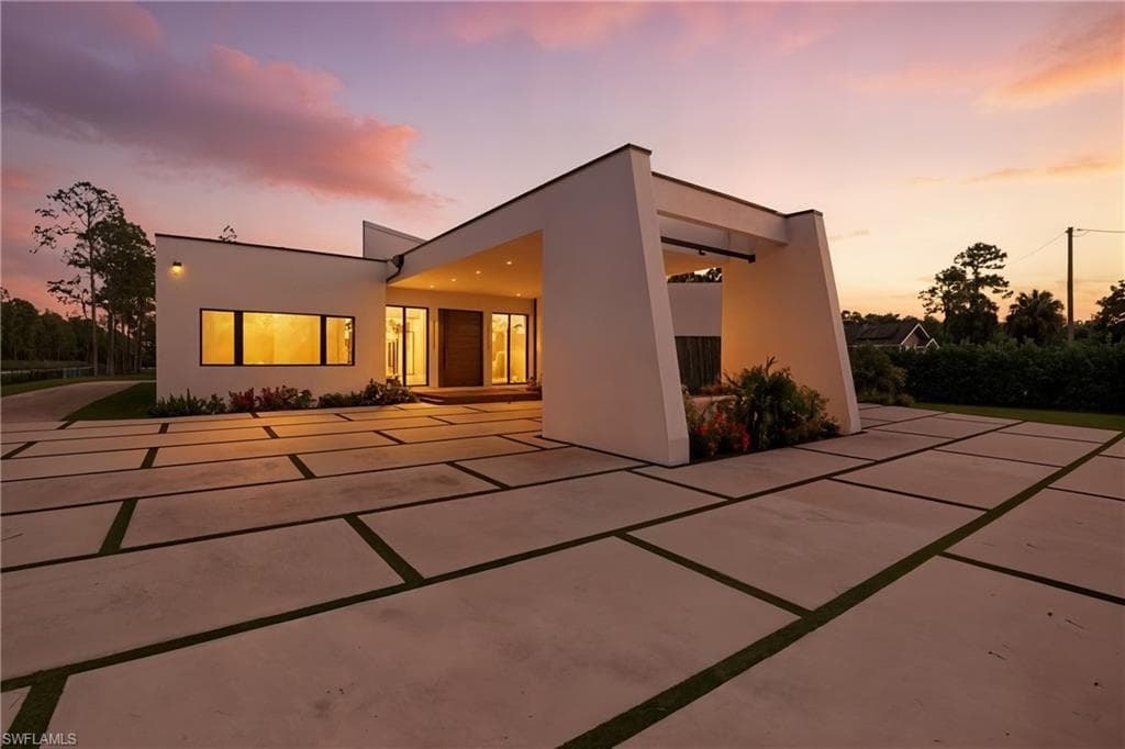 1388 Everglades Blvd N, Naples, FL 34120-4