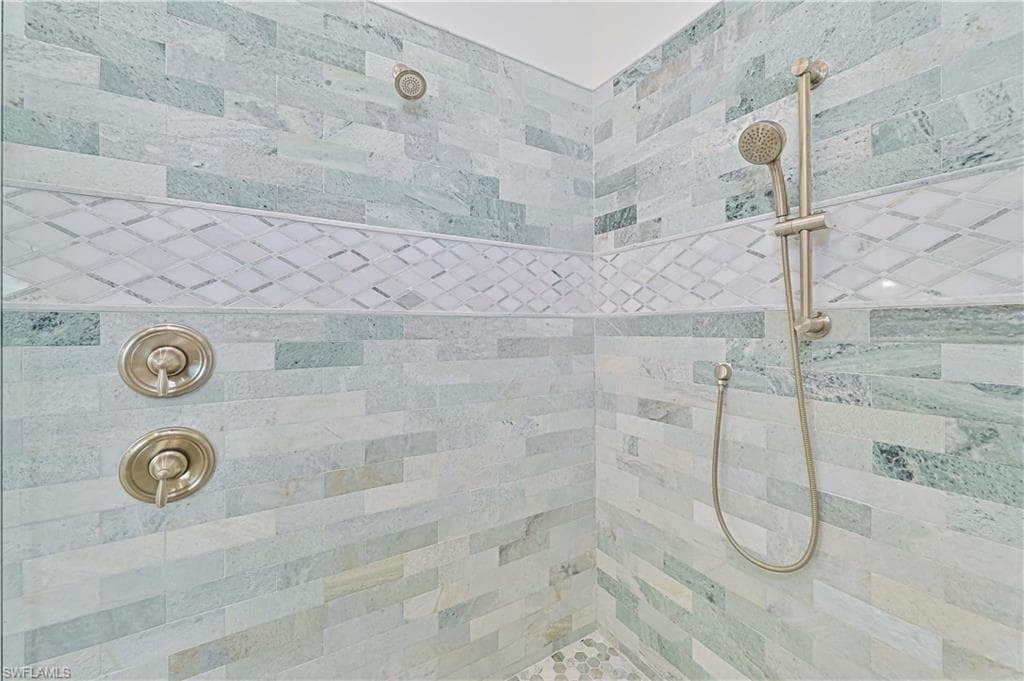 1960 Bahama Ave, Fort Myers, FL 33905-24