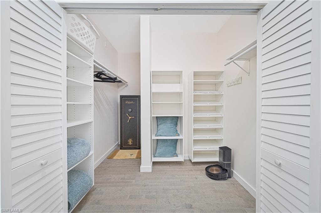 1960 Bahama Ave, Fort Myers, FL 33905-25