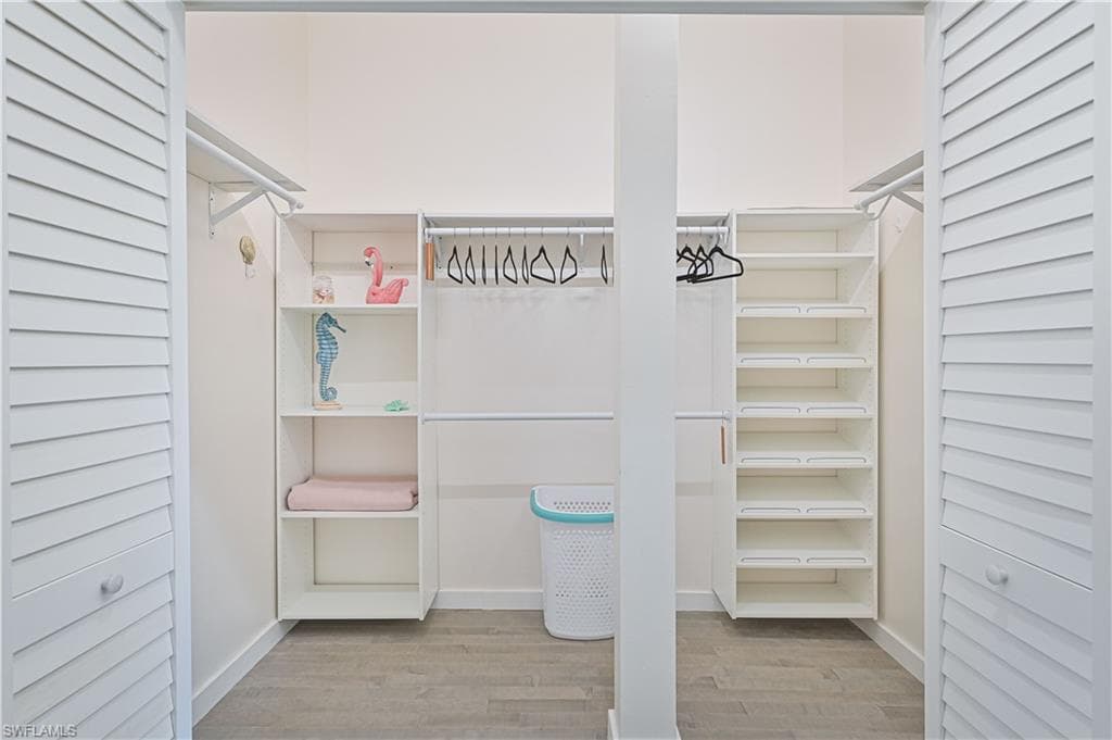 1960 Bahama Ave, Fort Myers, FL 33905-26