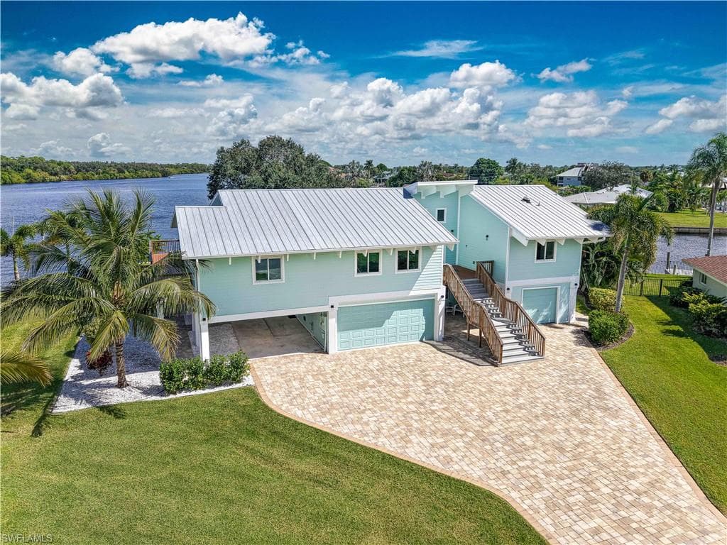 1960 Bahama Ave, Fort Myers, FL 33905-2