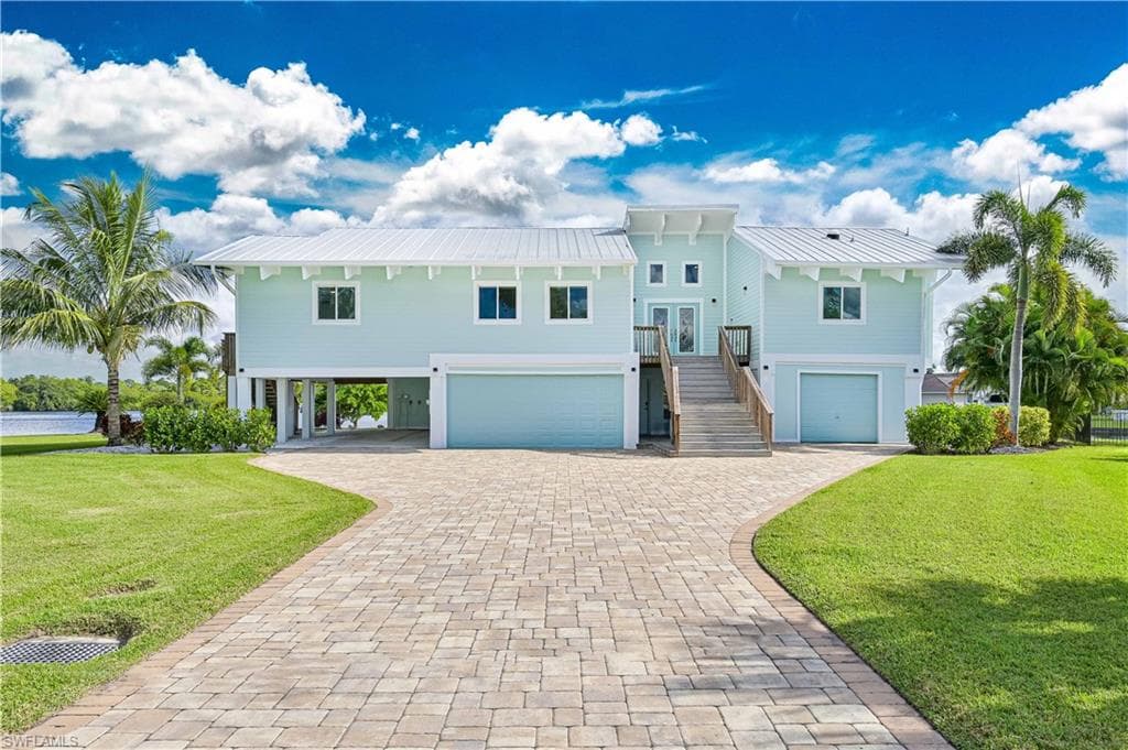 1960 Bahama Ave, Fort Myers, FL 33905-3