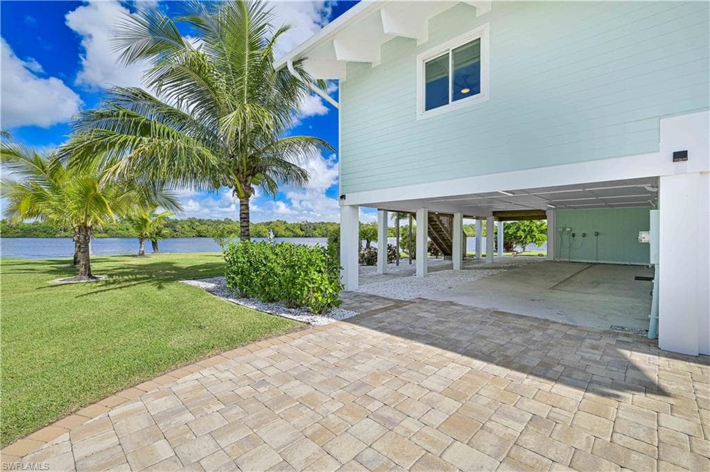 1960 Bahama Ave, Fort Myers, FL 33905-5