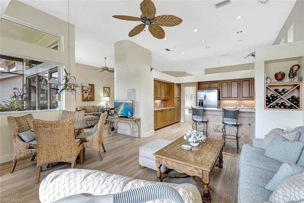 10401 Quail Crown Dr, Naples, FL 34119-8