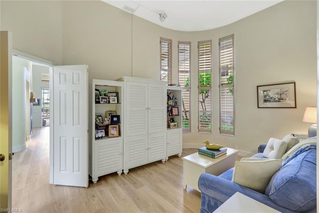 10401 Quail Crown Dr, Naples, FL 34119-15