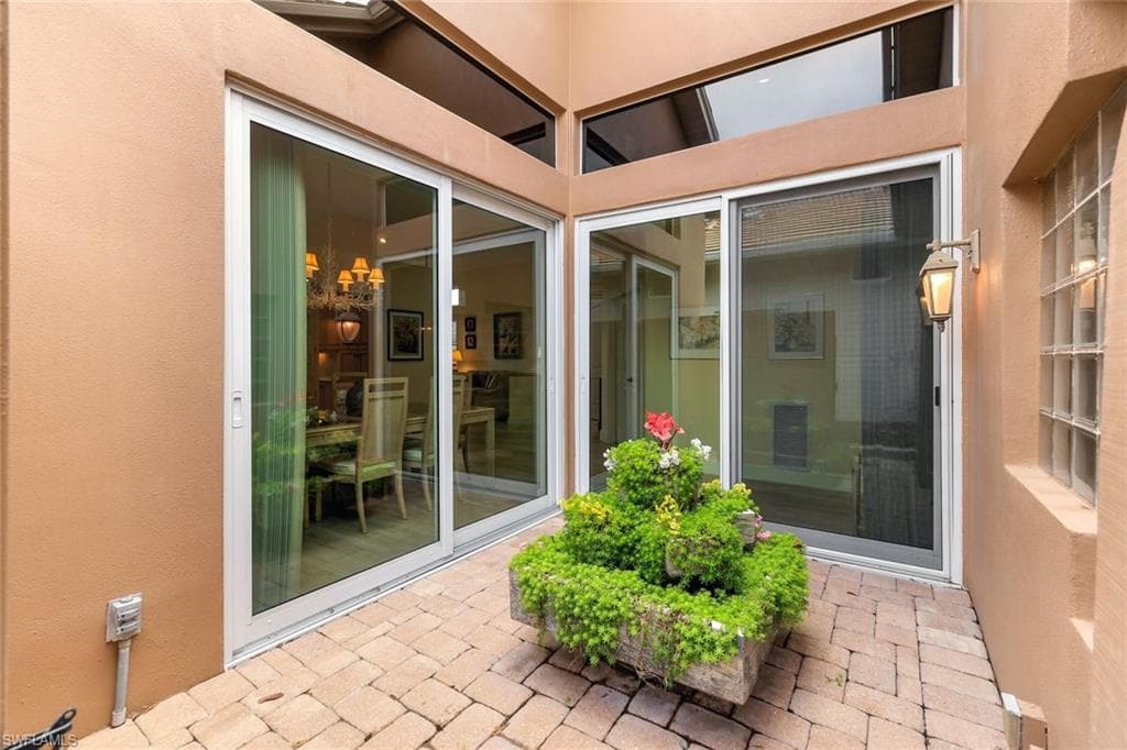 10401 Quail Crown Dr, Naples, FL 34119-16