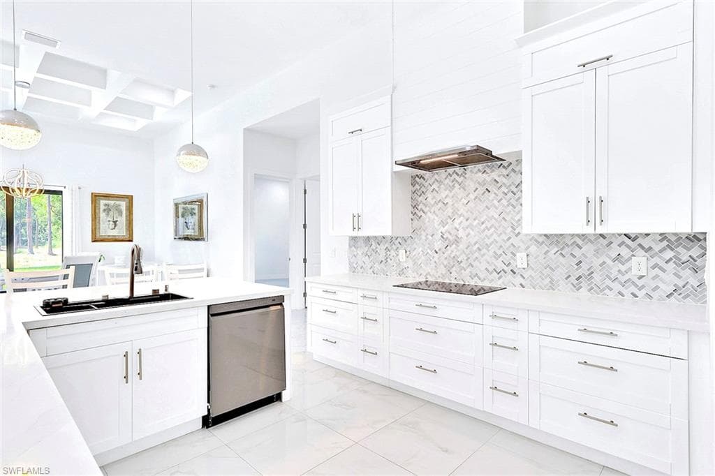 3524 29th Ave SW, Naples, FL 34117-13