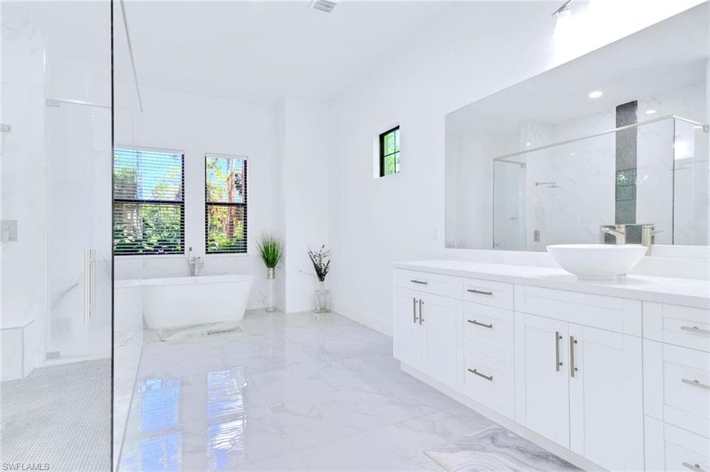 3524 29th Ave SW, Naples, FL 34117-21