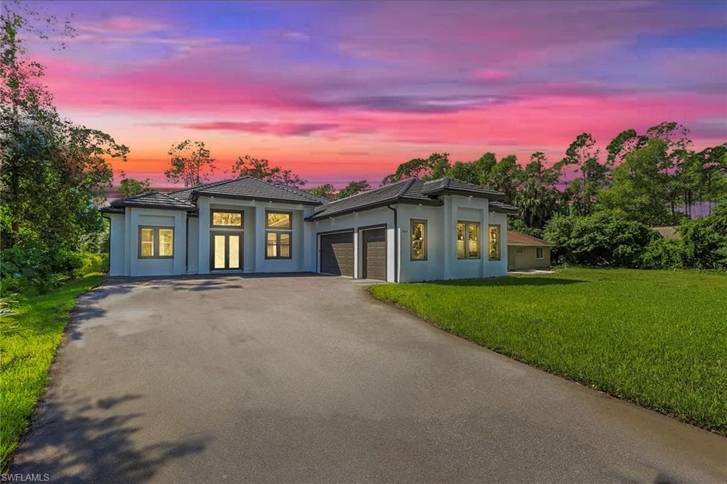 3524 29th Ave SW, Naples, FL 34117-1