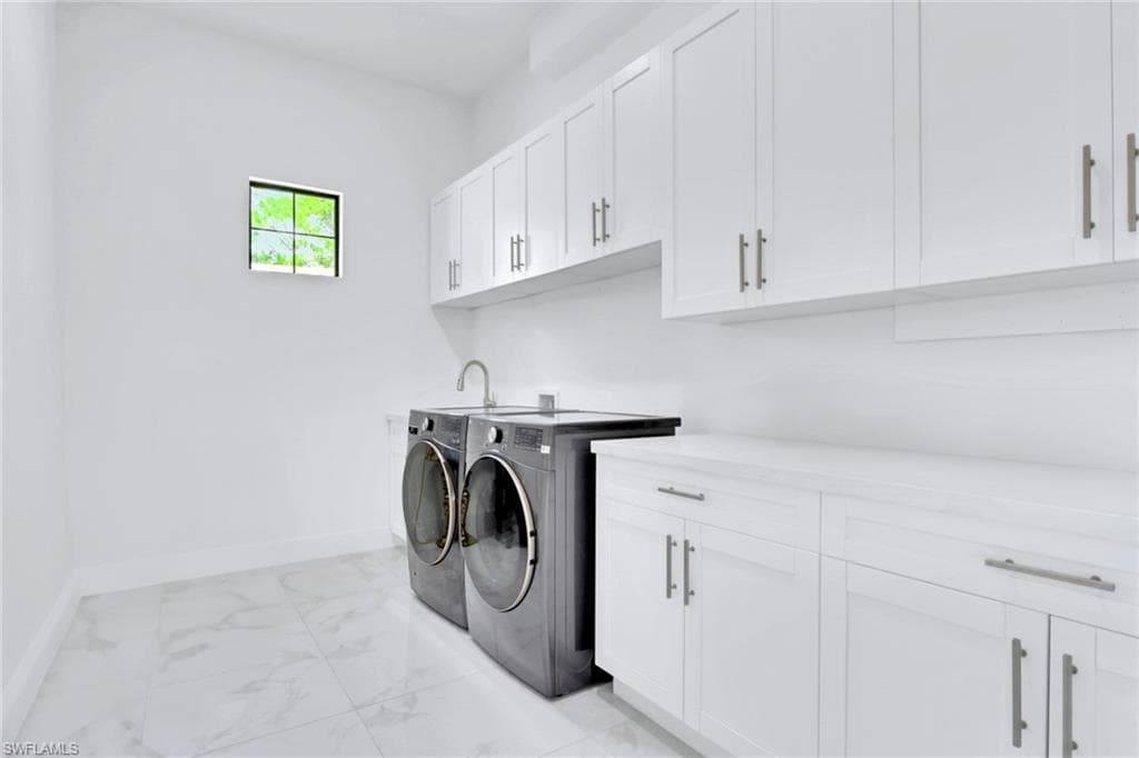 3524 29th Ave SW, Naples, FL 34117-36