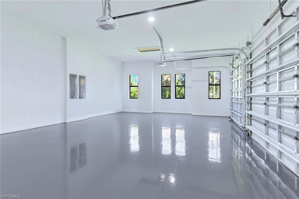 3524 29th Ave SW, Naples, FL 34117-38